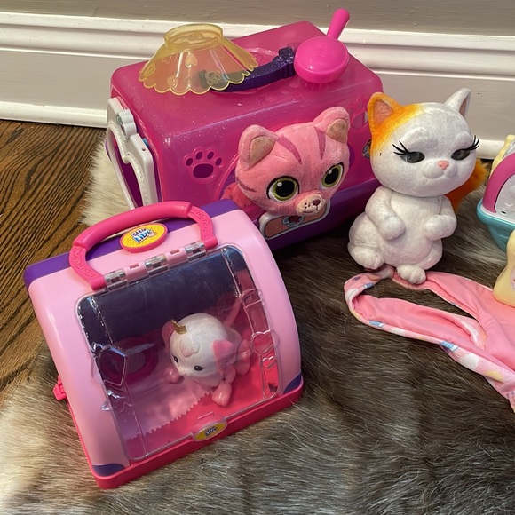 Bundle of Disney and Live Pets - Picture 2 of 4